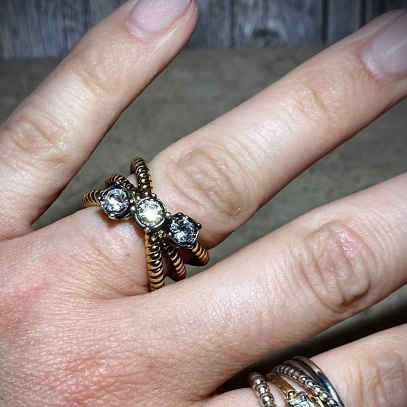 Designer style crossover ring 2-Tone Gold and Silver Ring size about 7 - Picture 5 of 6